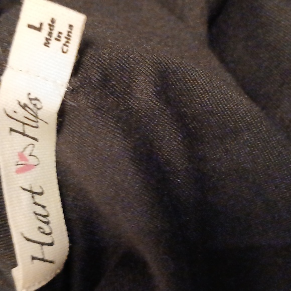 Heart Hips long sleeve maternity top - Picture 9 of 9